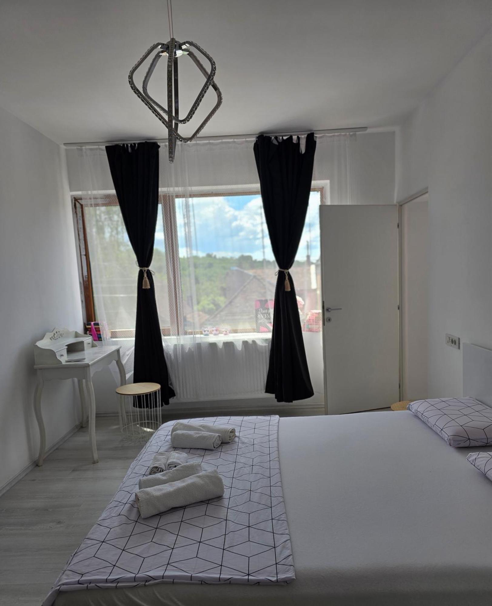 Family Vila Oravita Extérieur photo